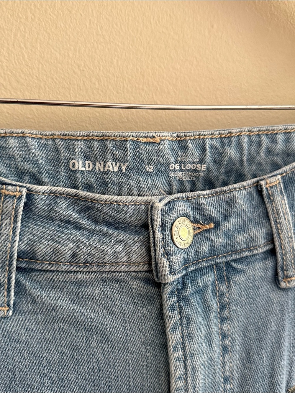 Old Navy Embroidered High Rise OG Loose Fit Jeans size 12 women’s - Picture 5 of 6